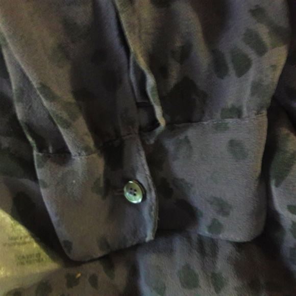 T Babaton Blouse Sheer Pure Silk Button Animal M - Picture 7 of 7